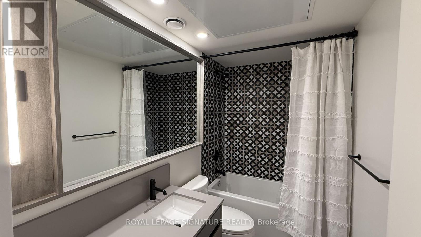203 - 5 Lakeview Avenue S, Toronto, Ontario M6J 0H3 - Photo 20 - C13741388