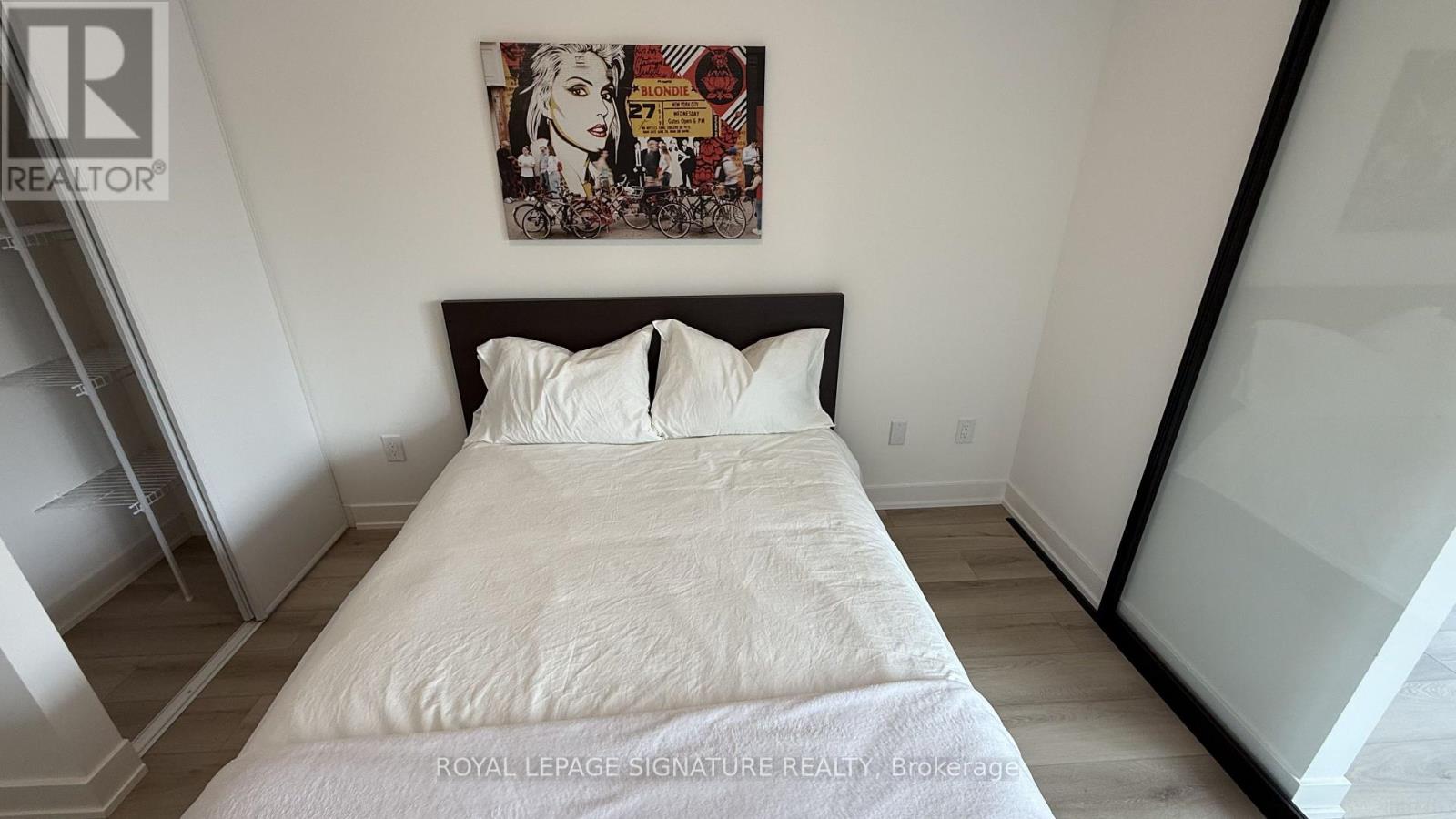 203 - 5 Lakeview Avenue S, Toronto, Ontario M6J 0H3 - Photo 4 - C13741388