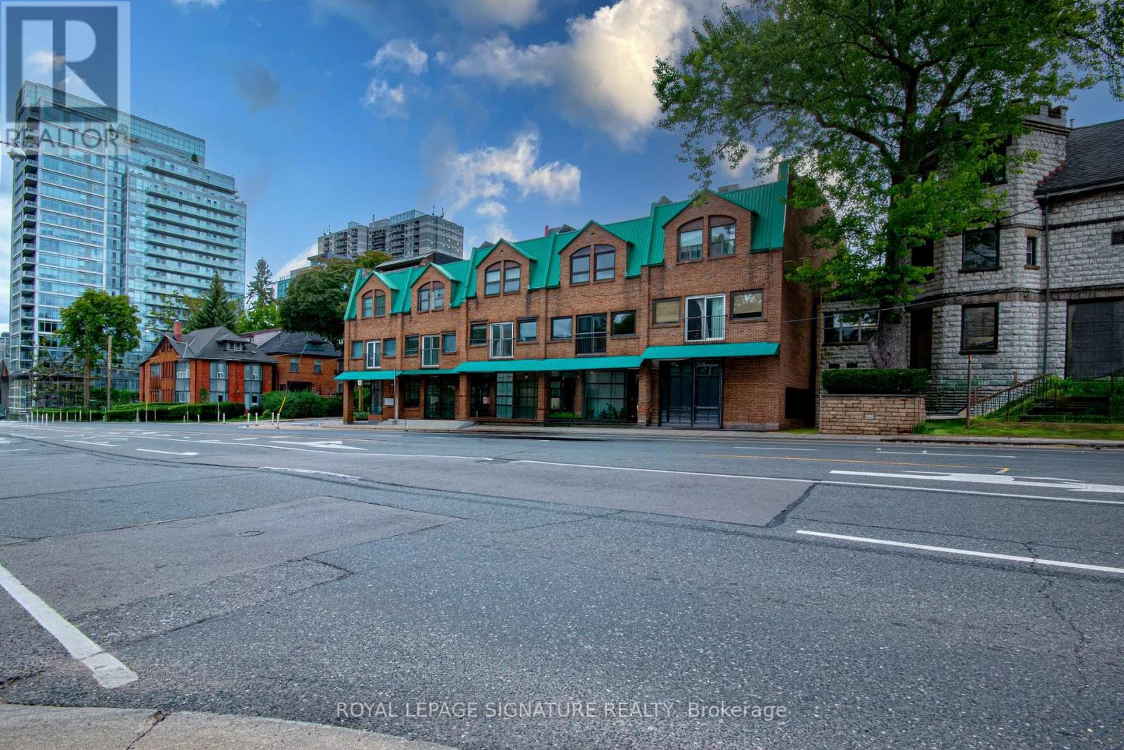 4 - 220 Avenue Road, Toronto, Ontario M5R 2J4 - Photo 2 - C13741392