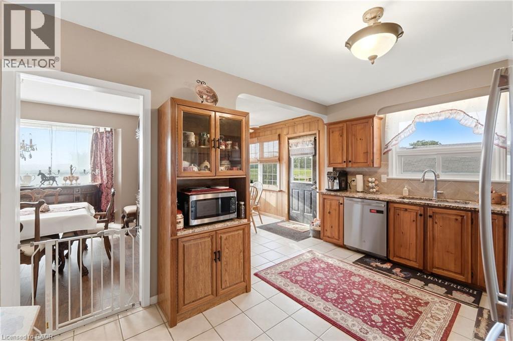 4276 Westbrook Road, Binbrook, Ontario  L0R 1C0 - Photo 8 - 40860194