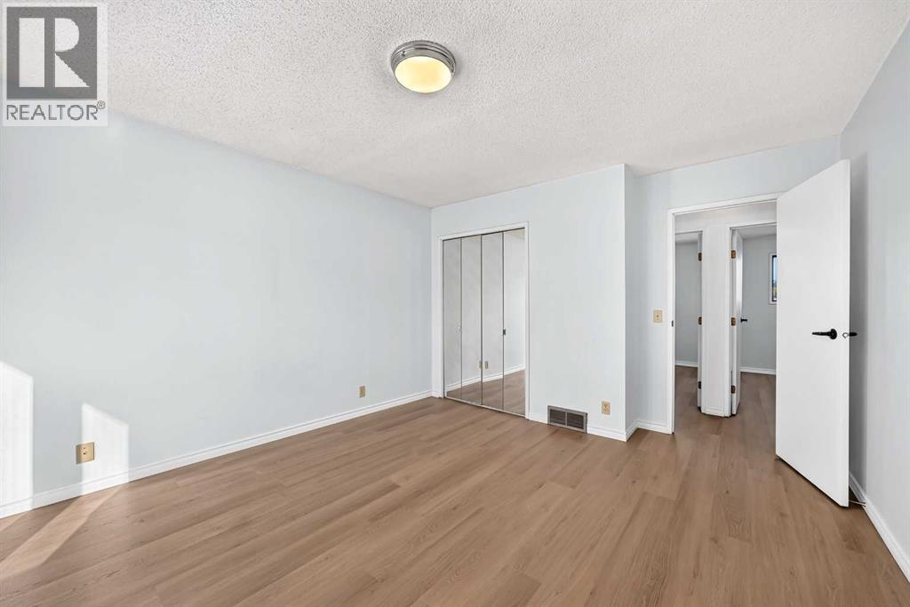 19 Hawkwood Drive NW, Calgary, Alberta  T3G 1Z2 - Photo 21 - A2341581