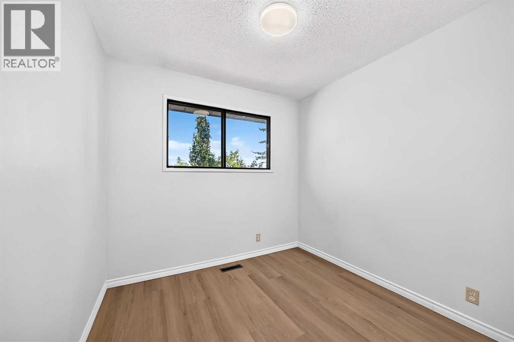 19 Hawkwood Drive NW, Calgary, Alberta  T3G 1Z2 - Photo 25 - A2341581