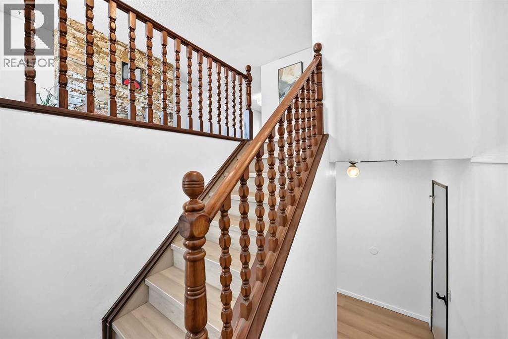 19 Hawkwood Drive NW, Calgary, Alberta  T3G 1Z2 - Photo 27 - A2341581