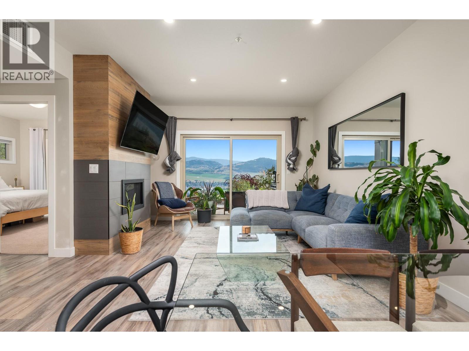 206 Vineyard Way, Vernon, British Columbia  V1H 1Z7 - Photo 9 - 10399551