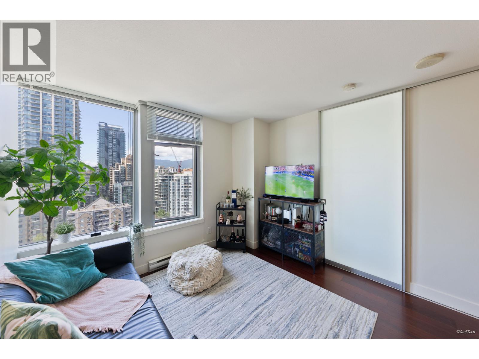 2204 1255 Seymour Street, Vancouver, British Columbia  V6B 0H1 - Photo 4 - R3161213