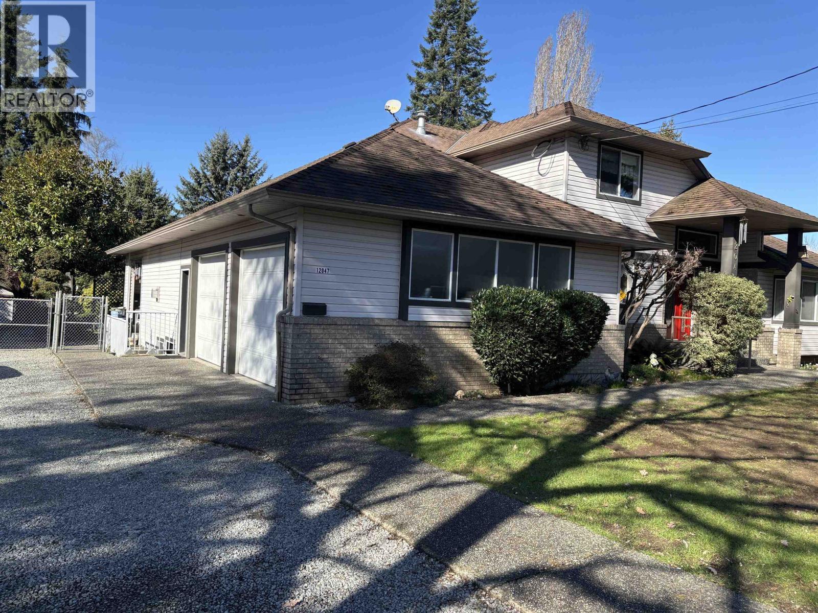 12047 Laity Street, Maple Ridge, British Columbia  V2X 5A7 - Photo 1 - R3161225