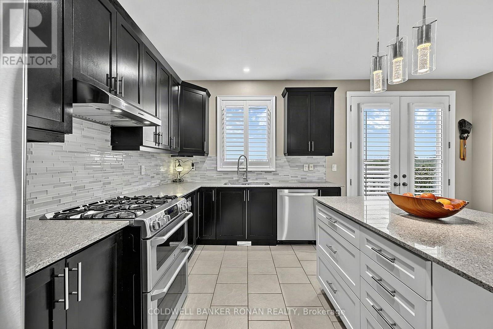 190 Strachan Trail, New Tecumseth, Ontario  L0G 1A0 - Photo 14 - N13741360