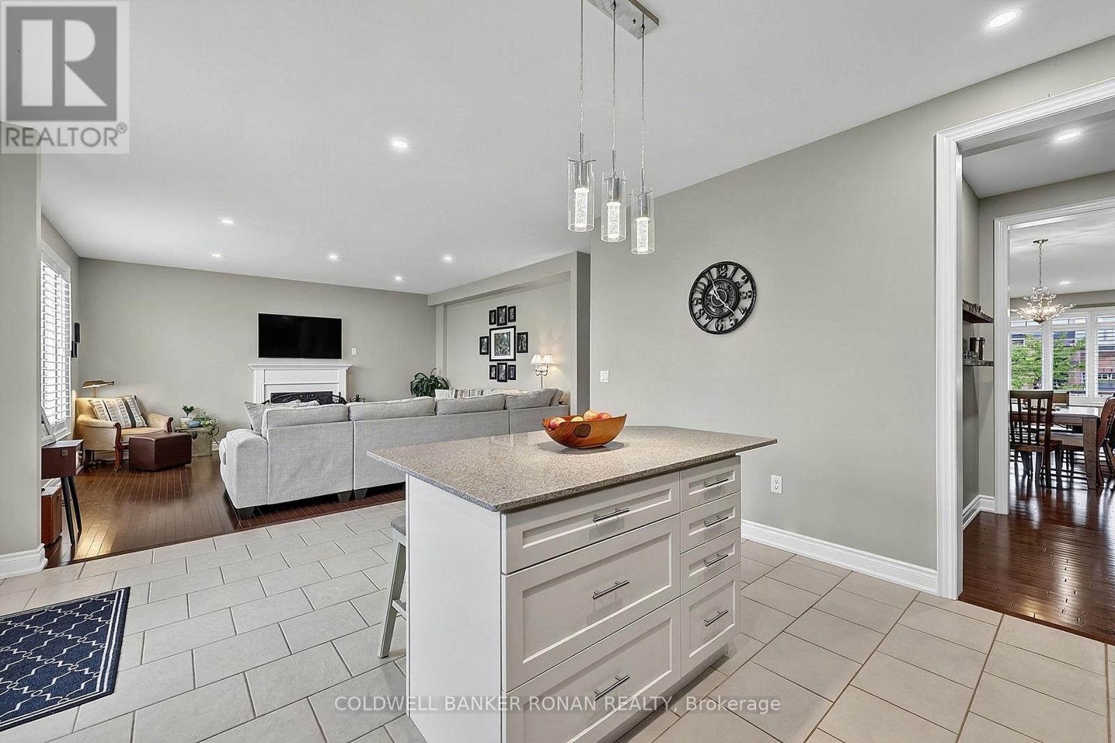 190 Strachan Trail, New Tecumseth, Ontario  L0G 1A0 - Photo 15 - N13741360
