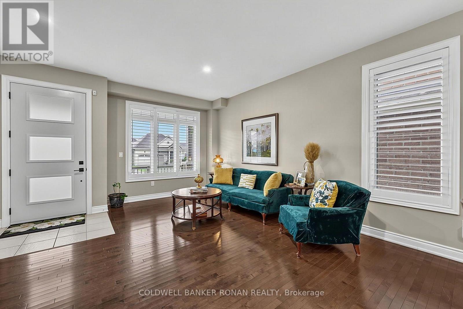 190 Strachan Trail, New Tecumseth, Ontario  L0G 1A0 - Photo 5 - N13741360