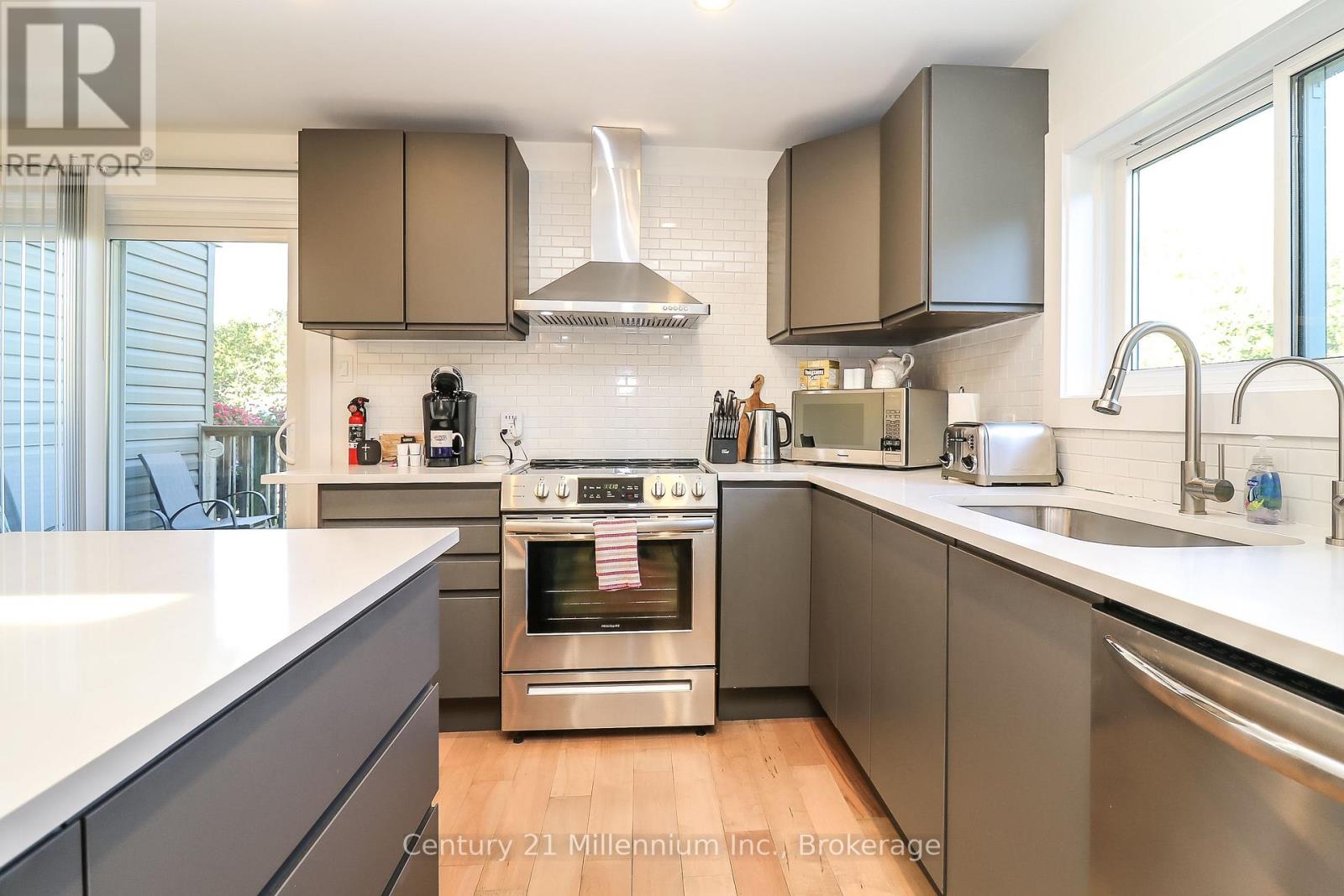194 Escarpment Crescent, Collingwood, Ontario  L9Y 5B4 - Photo 7 - S13741428