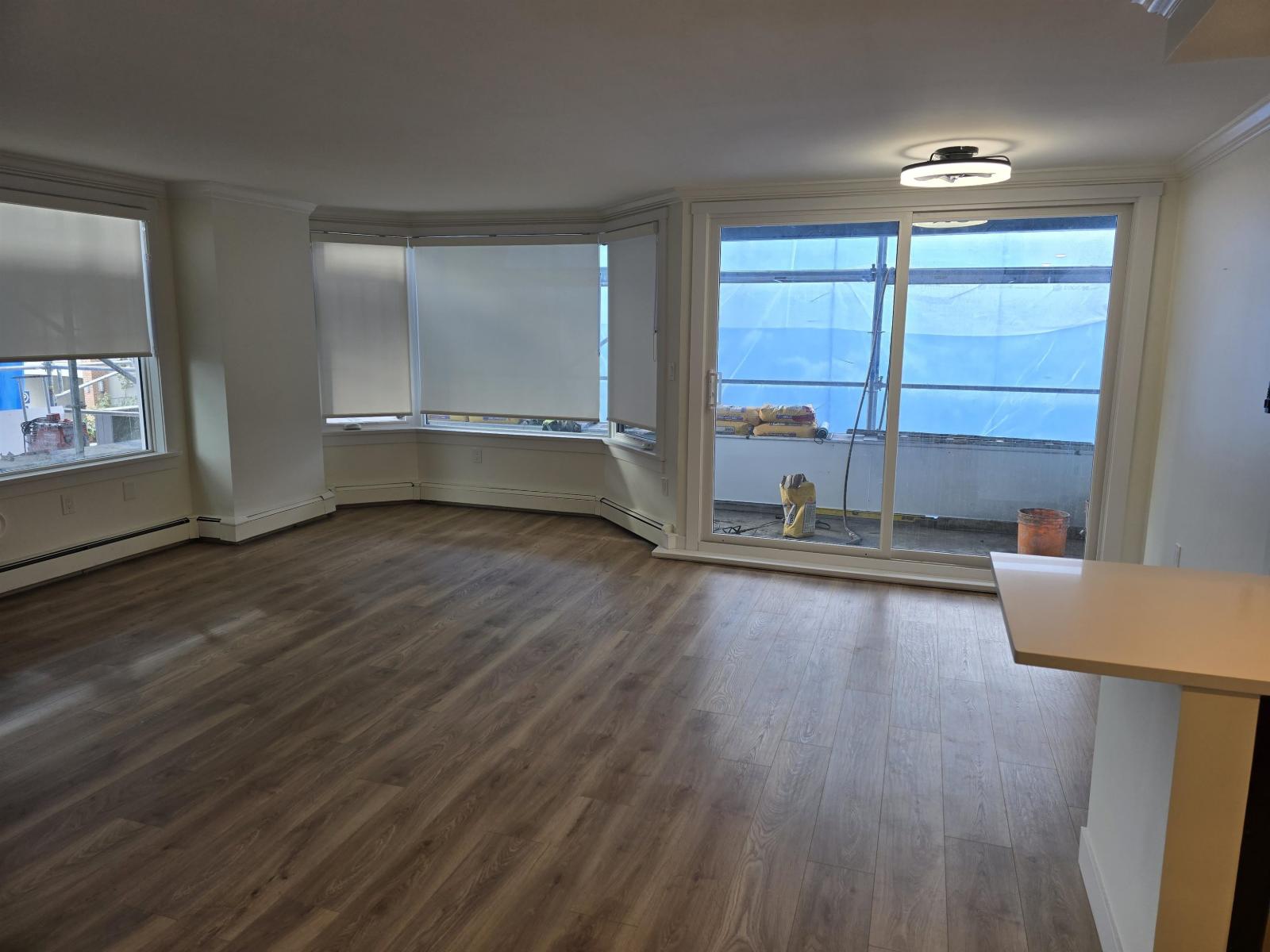 309 15111 Russell Avenue, White Rock, British Columbia  V4B 2P4 - Photo 2 - R3159882