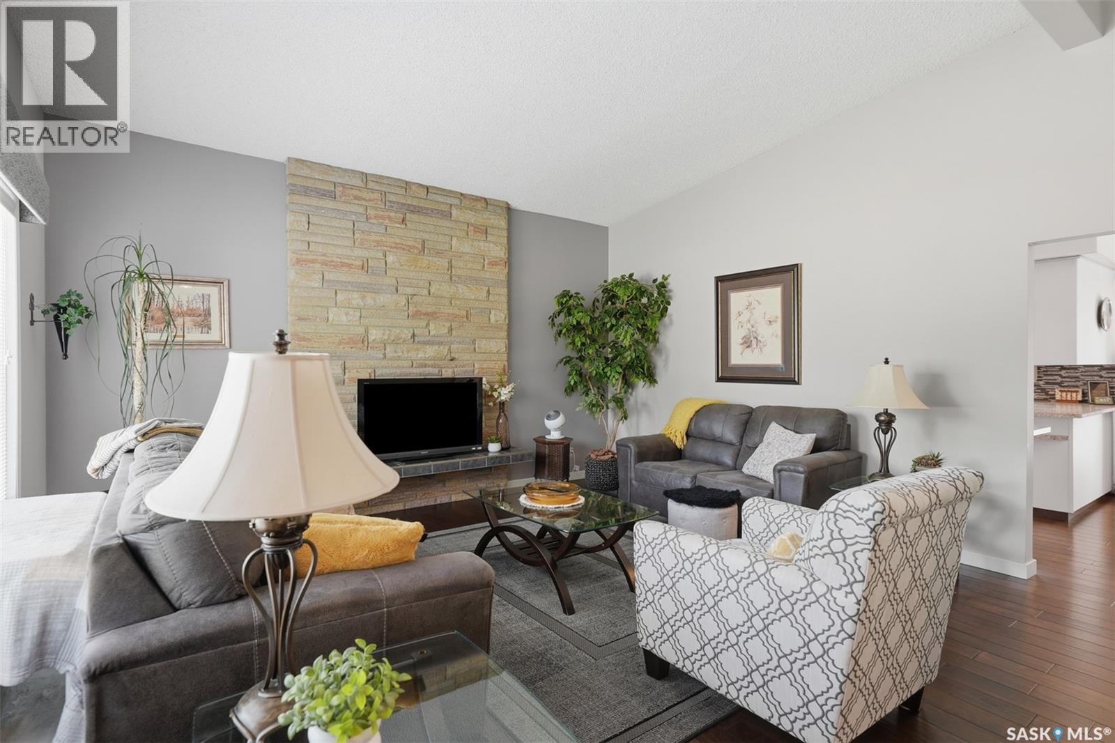 258 East Place, Saskatoon, Saskatchewan  S7J 2X9 - Photo 4 - SK047067