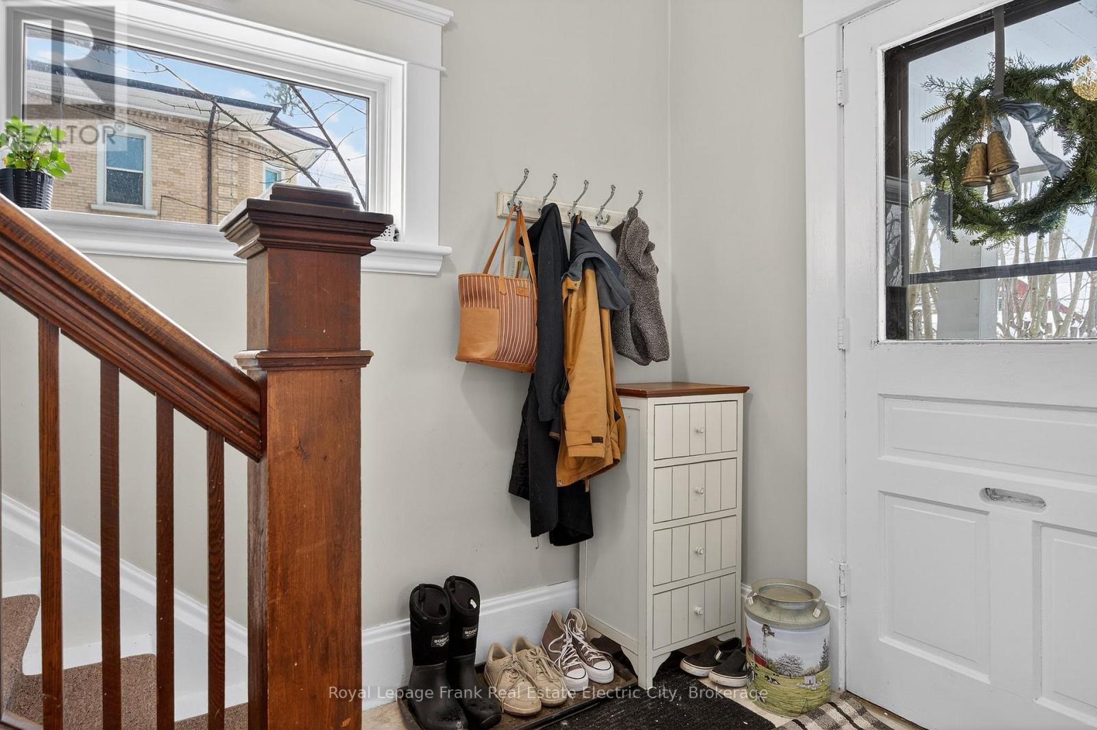 647 Bethune Street, Peterborough, Ontario  K9H 4A2 - Photo 3 - X13741592