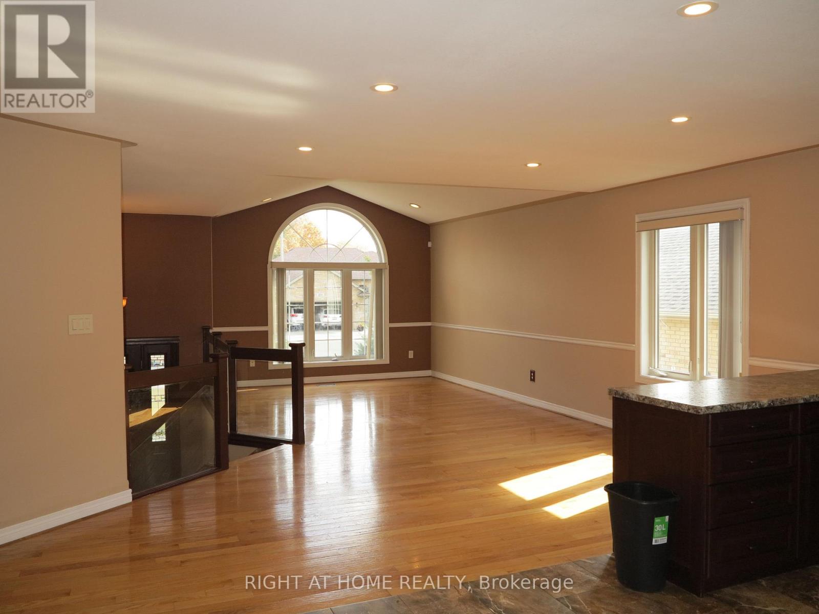 101 Joanne Court, Leamington, Ontario  N8H 5N7 - Photo 6 - X13741544