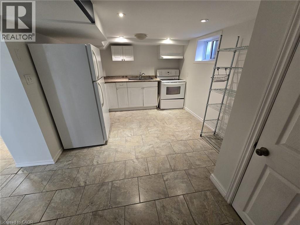 461 Victoria Street S Unit# B, Kitchener, Ontario  N2M 3A6 - Photo 3 - 40853143