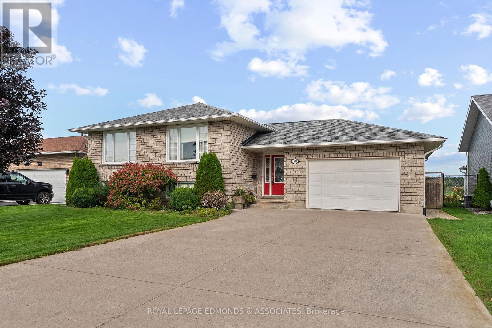 626 MOSS DRIVE, Pembroke, Ontario
