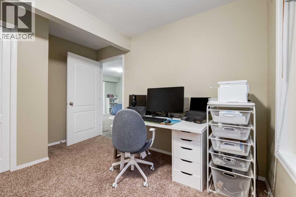 102 Springborough Point Sw, Calgary, Alberta T3H 5M9 - Photo 37 - A2341839