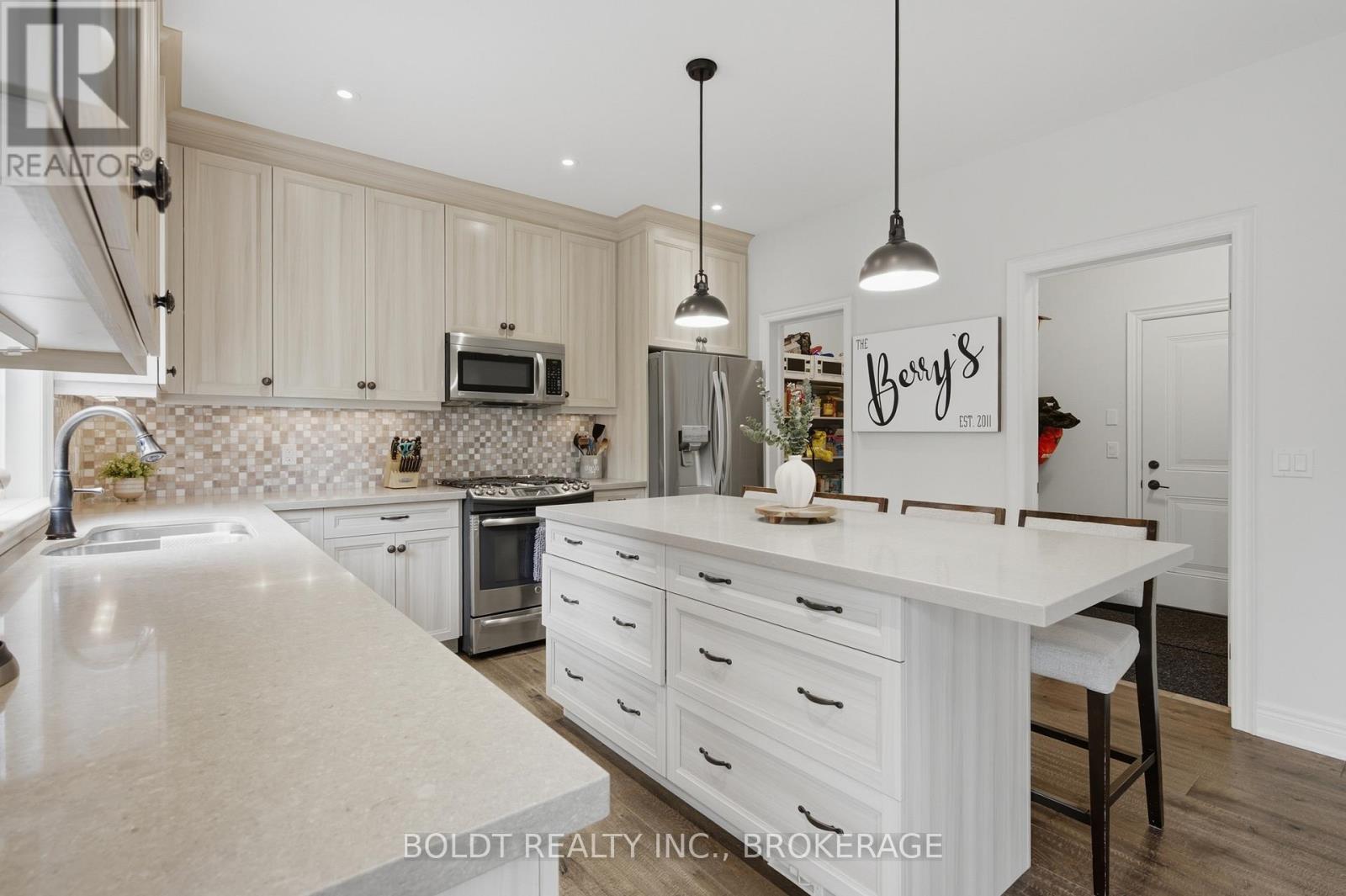 5 Gossen Drive, Niagara-On-The-Lake (Virgil), Ontario  L0S 1J0 - Photo 14 - X13741554