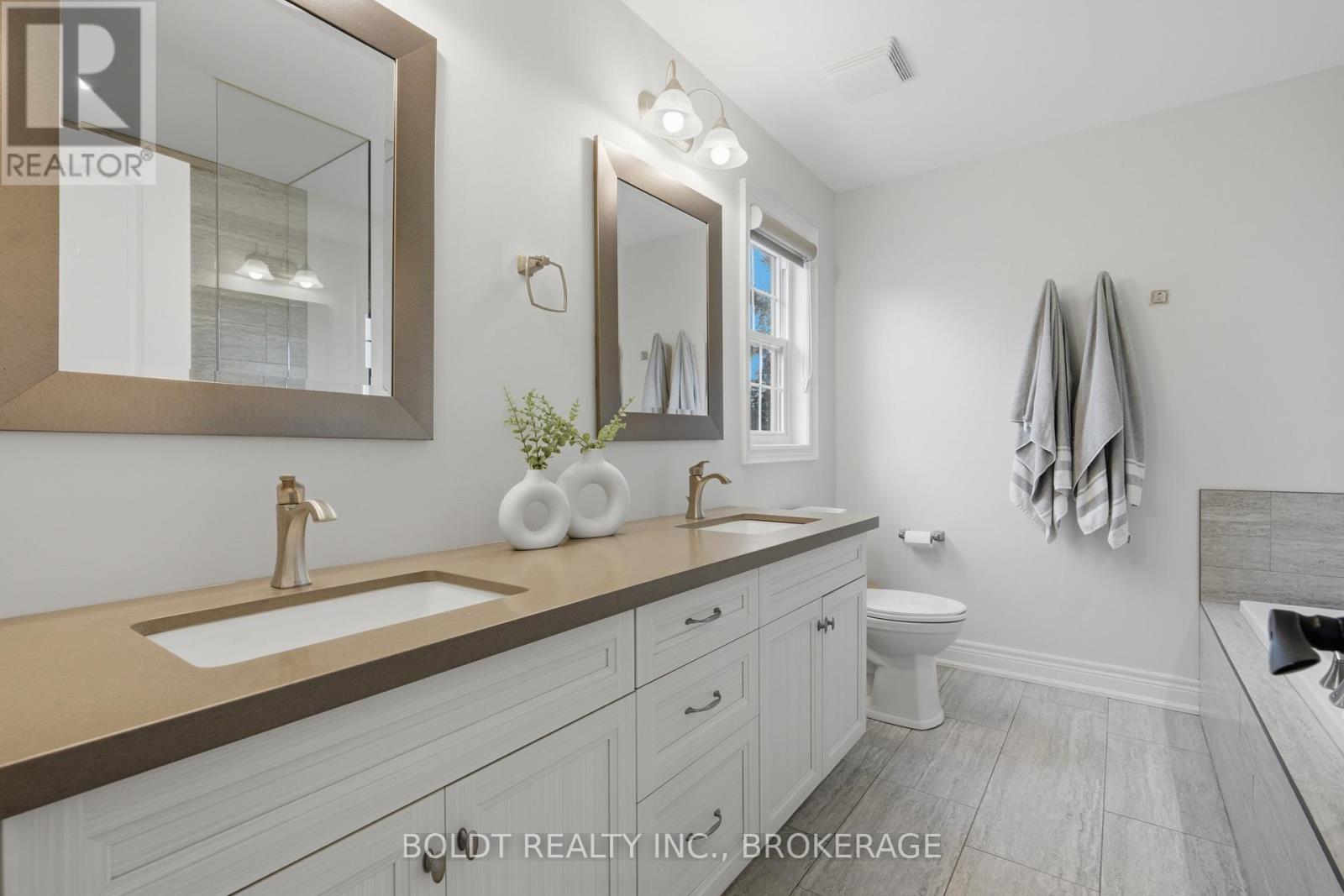 5 Gossen Drive, Niagara-On-The-Lake (Virgil), Ontario  L0S 1J0 - Photo 19 - X13741554