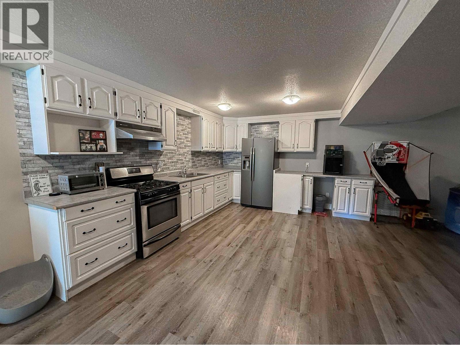 4970 Easzee Drive, 108 Mile Ranch, British Columbia  V0K 2Z0 - Photo 22 - R3161266