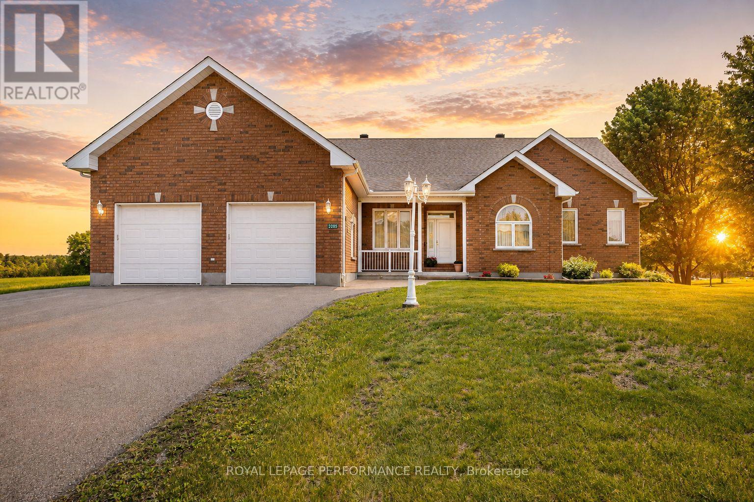 3285 BROADWAY AVENUE, North Stormont, Ontario