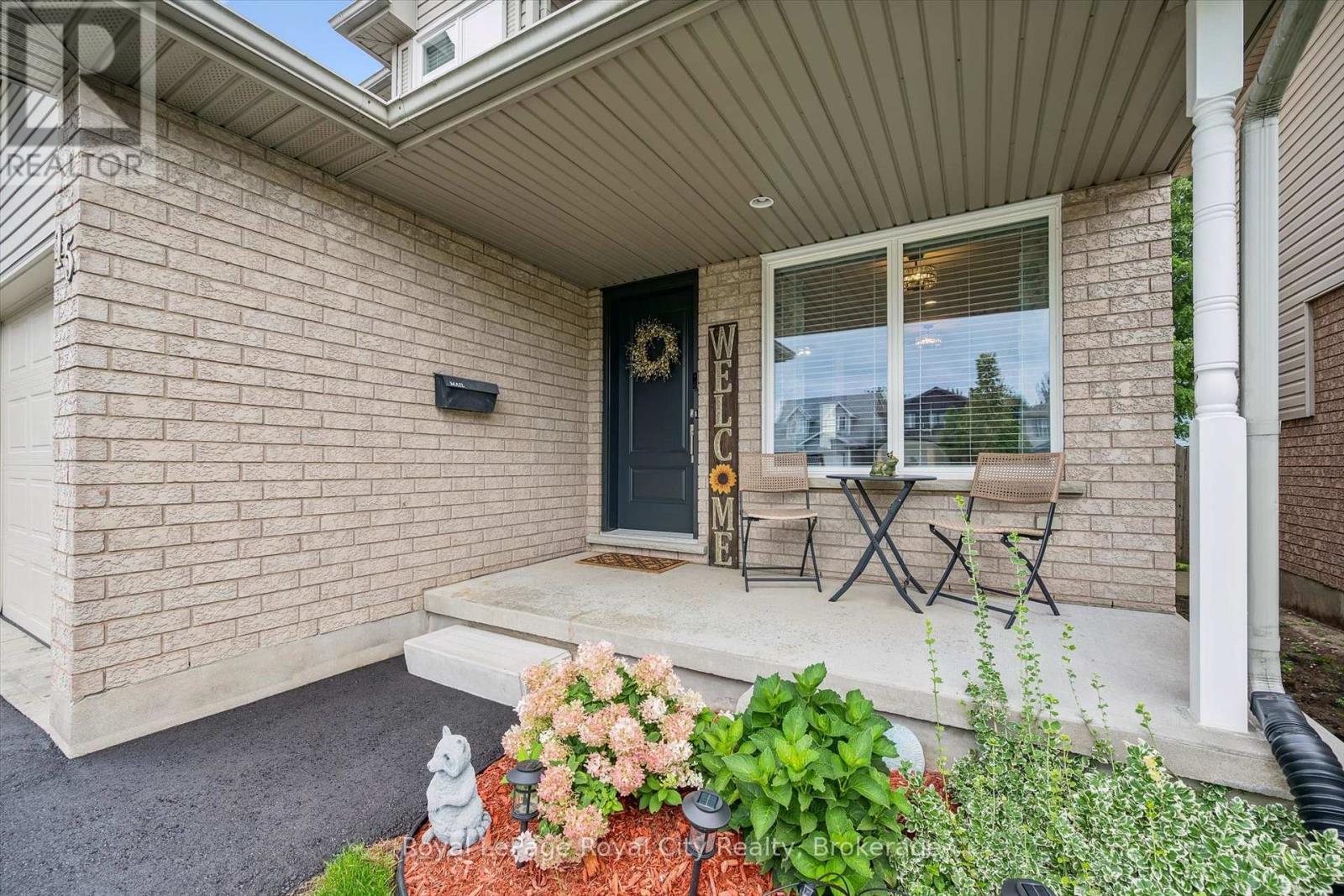15 Trailbrook Lane, Guelph (Grange Road), Ontario  N1E 7B6 - Photo 5 - X13741516