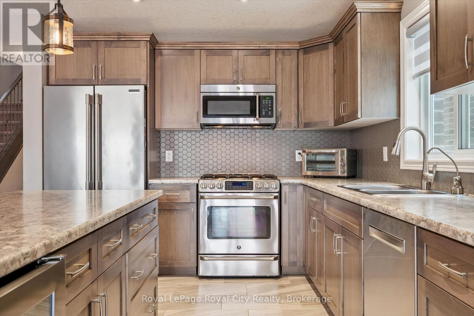 179 Dallan Drive, Guelph (Pineridge/westminster Woods), Ontario  N1L 0N1 - Photo 9 - X13741564