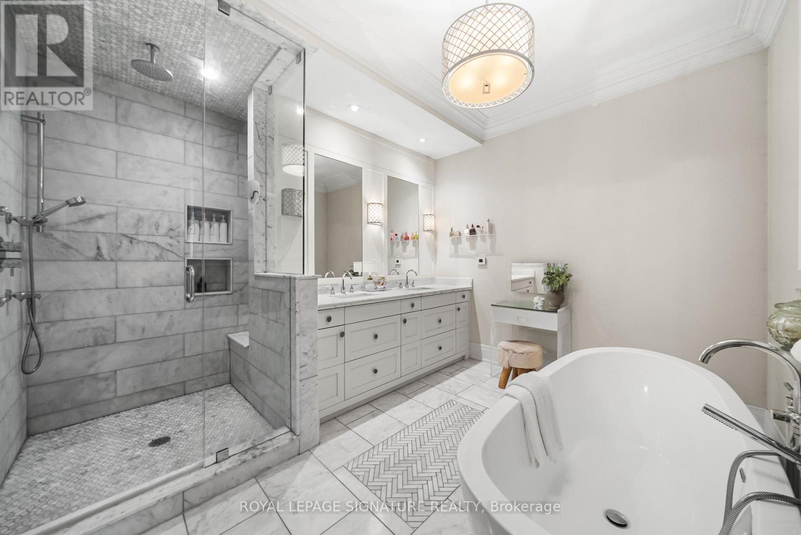 39 Regina Avenue, Toronto, Ontario  M6A 1R4 - Photo 20 - C13741526