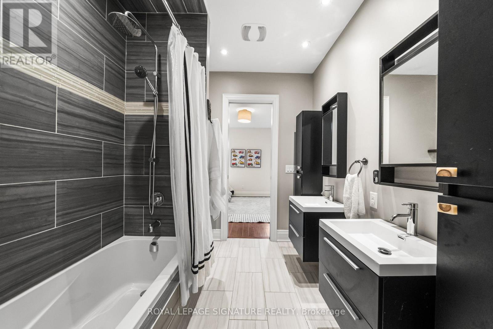 39 Regina Avenue, Toronto, Ontario  M6A 1R4 - Photo 22 - C13741526