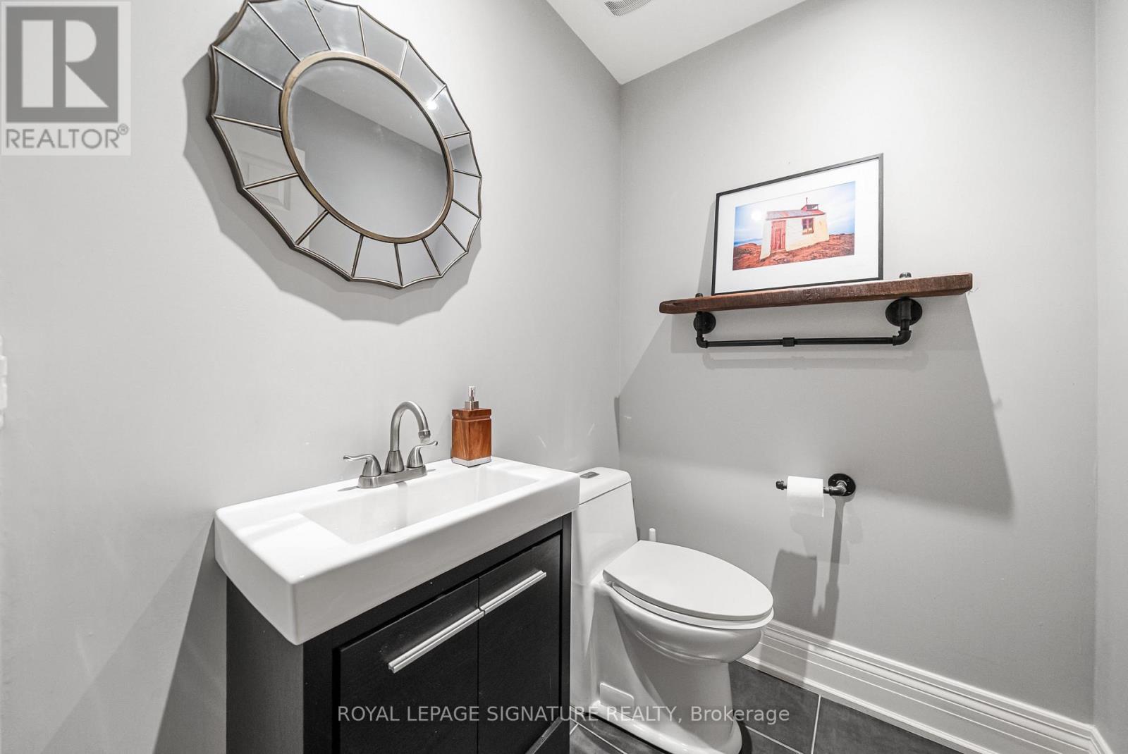 39 Regina Avenue, Toronto, Ontario  M6A 1R4 - Photo 31 - C13741526