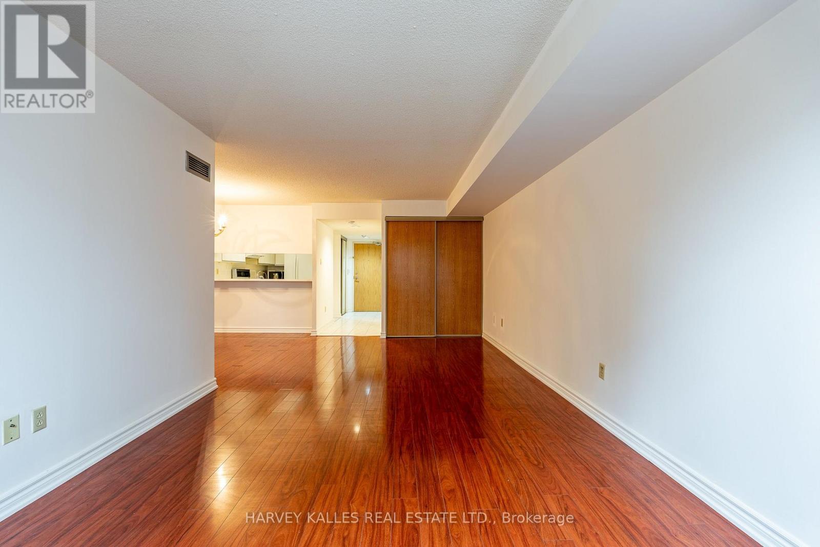205 - 5 Kenneth Avenue, Toronto, Ontario  M2N 6M7 - Photo 10 - C13741556