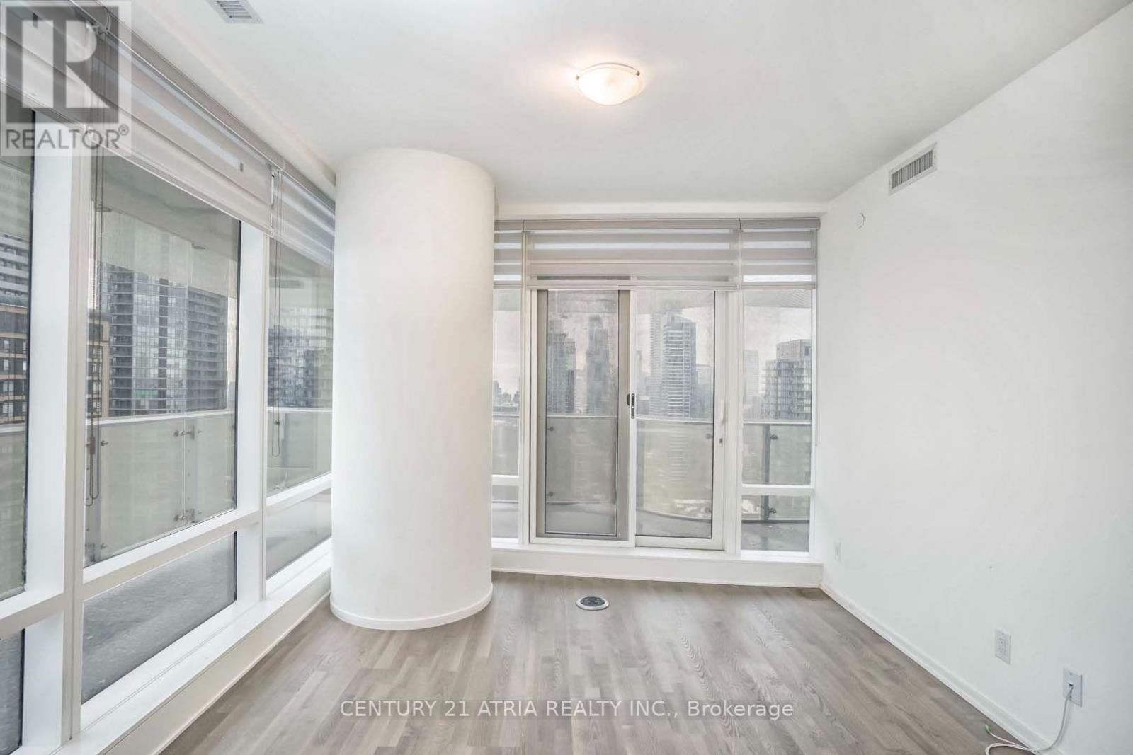 2704 - 1 Bloor Street E, Toronto, Ontario  M4W 0A8 - Photo 3 - C13741608