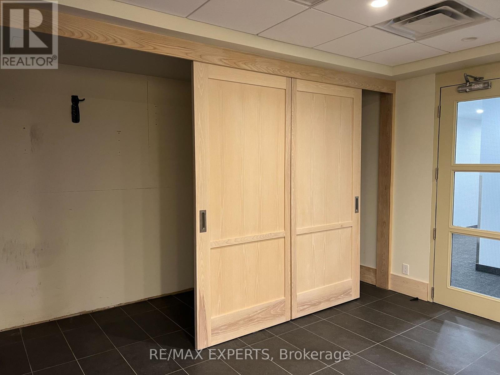 410 - 720 Spadina Avenue, Toronto, Ontario M5S 2T9 - Photo 10 - C13741618