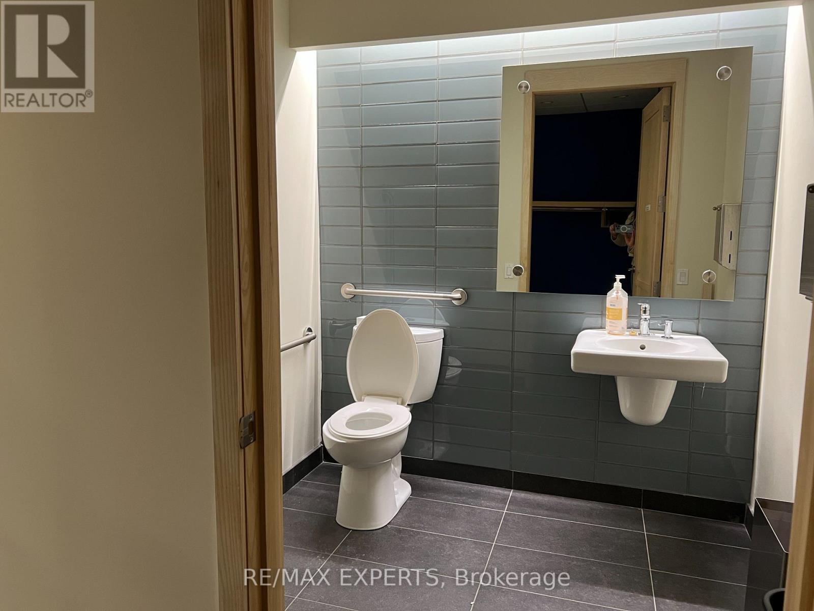 410 - 720 Spadina Avenue, Toronto, Ontario M5S 2T9 - Photo 11 - C13741618