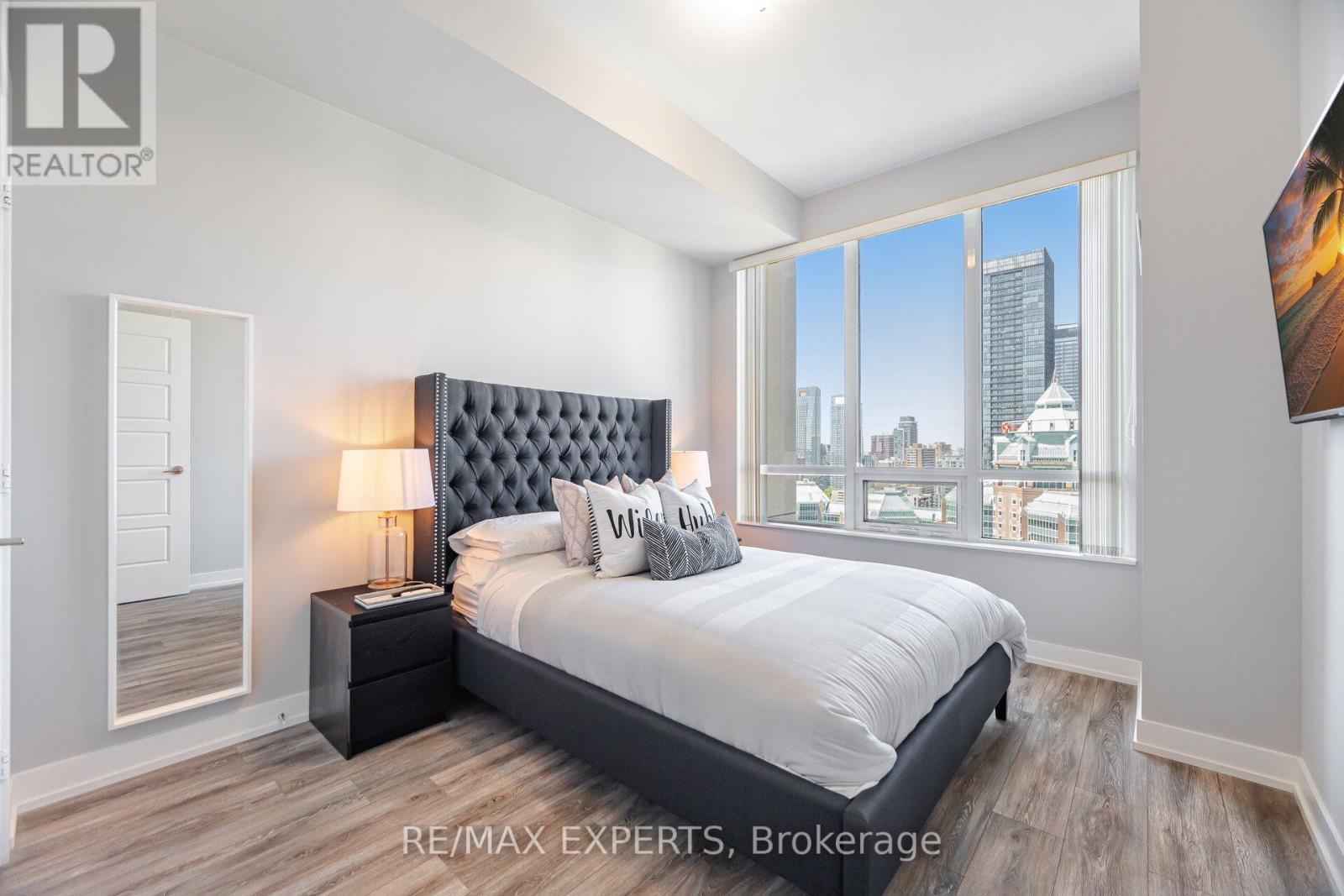 2207 - 28 Linden Street, Toronto, Ontario  M4Y 0A4 - Photo 17 - C13741680