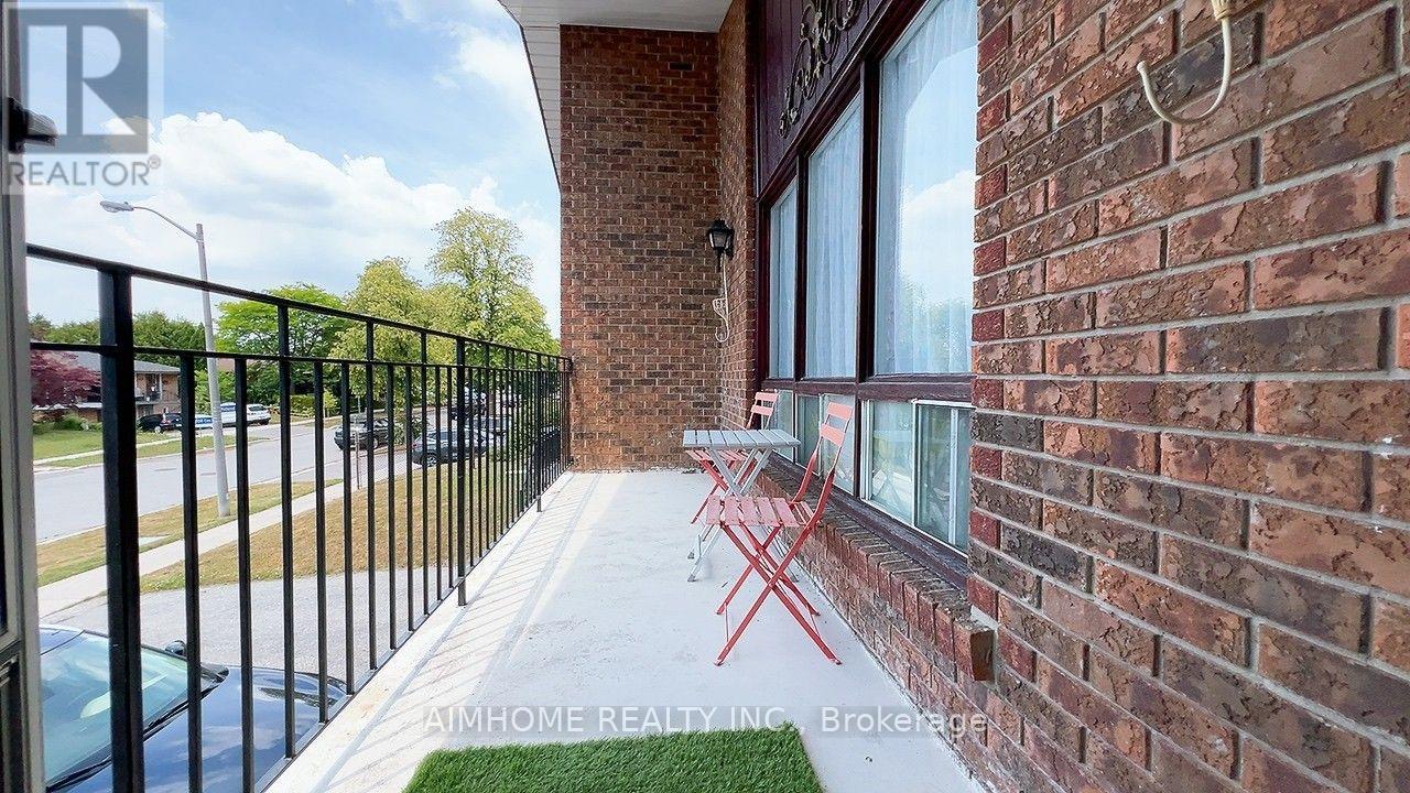 Upper Level - 83 Mintwood Drive, Toronto, Ontario  M2M 3A6 - Photo 10 - C13741712