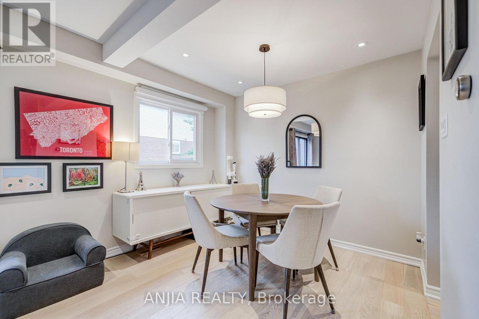8 Maresfield Drive, Toronto, Ontario M1V 2X1 - Photo 10 - E13741646