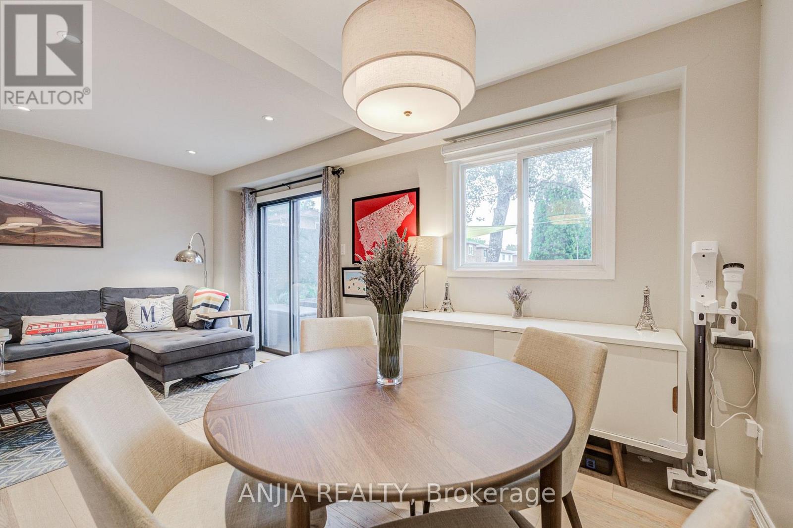 8 Maresfield Drive, Toronto, Ontario M1V 2X1 - Photo 11 - E13741646