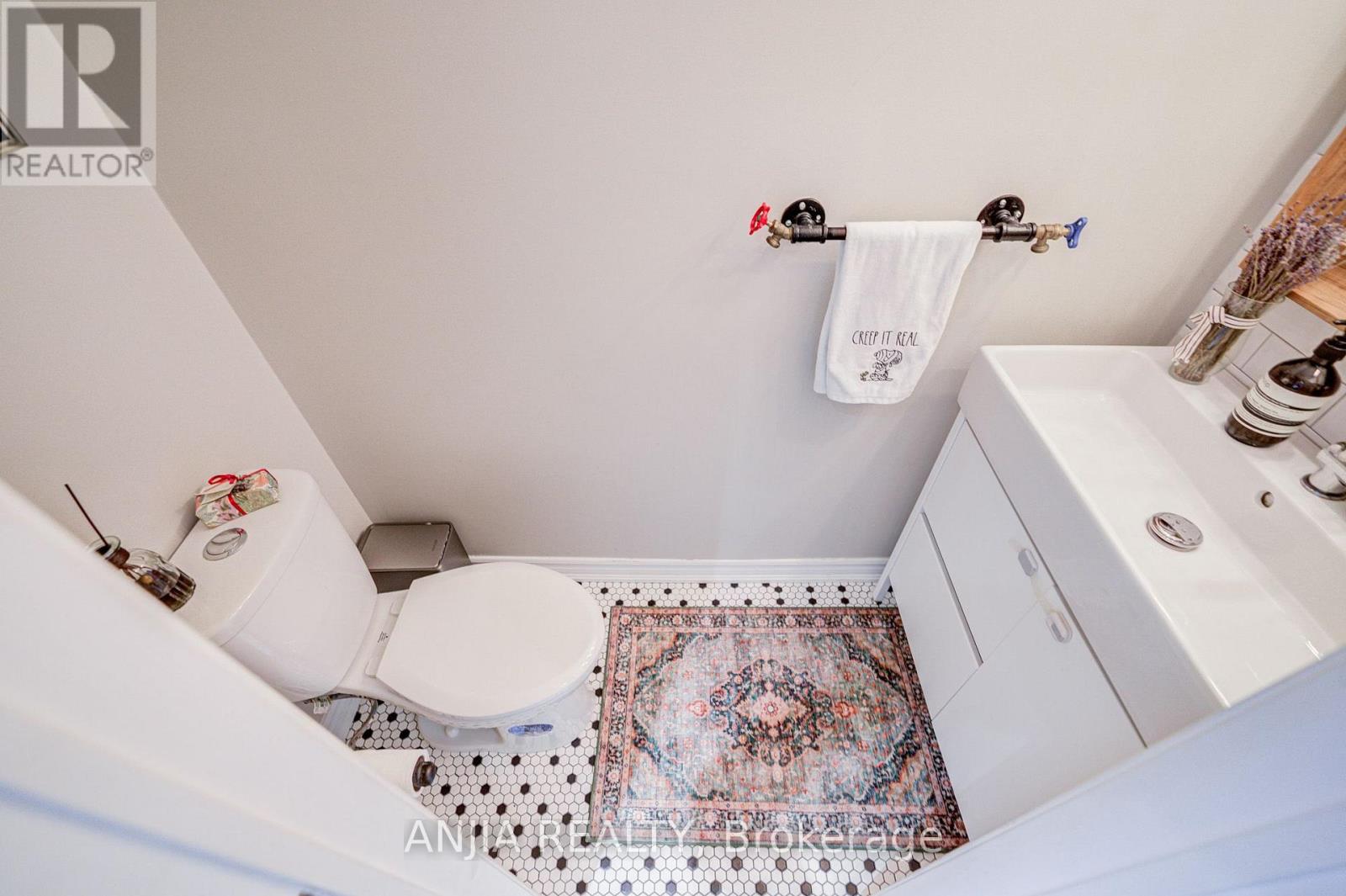 8 Maresfield Drive, Toronto, Ontario M1V 2X1 - Photo 5 - E13741646
