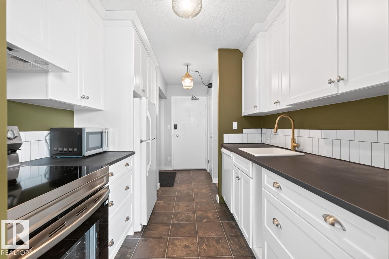 #612 11307 99 AV NW, Edmonton, Alberta