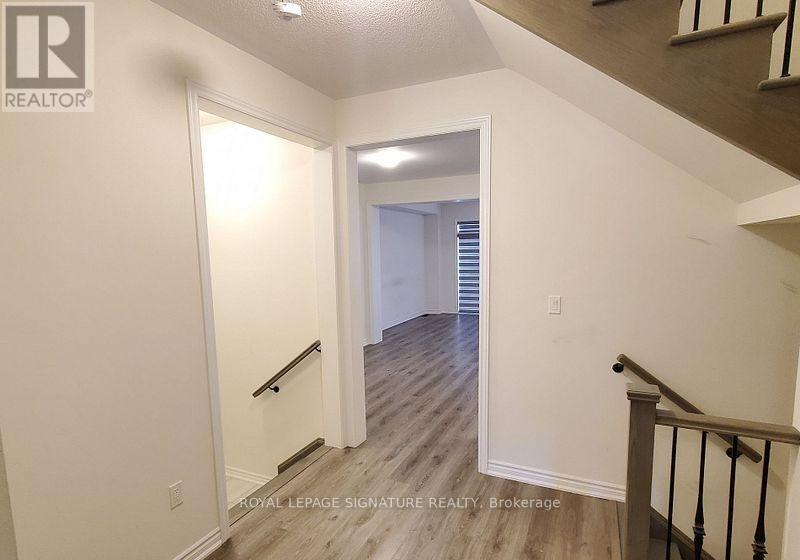 74 Ferragine Crescent, Bradford West Gwillimbury (Bradford), Ontario  L3Z 4K2 - Photo 3 - N13741536