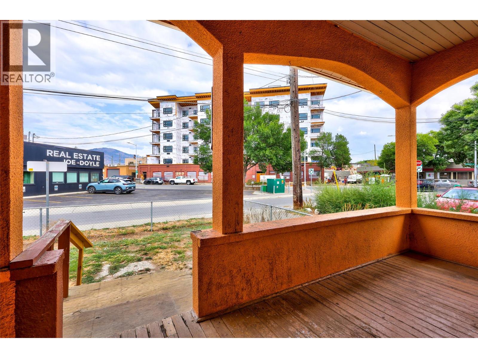 403 Mackenzie Avenue, Kamloops, British Columbia  V2B 3T5 - Photo 2 - 10397015