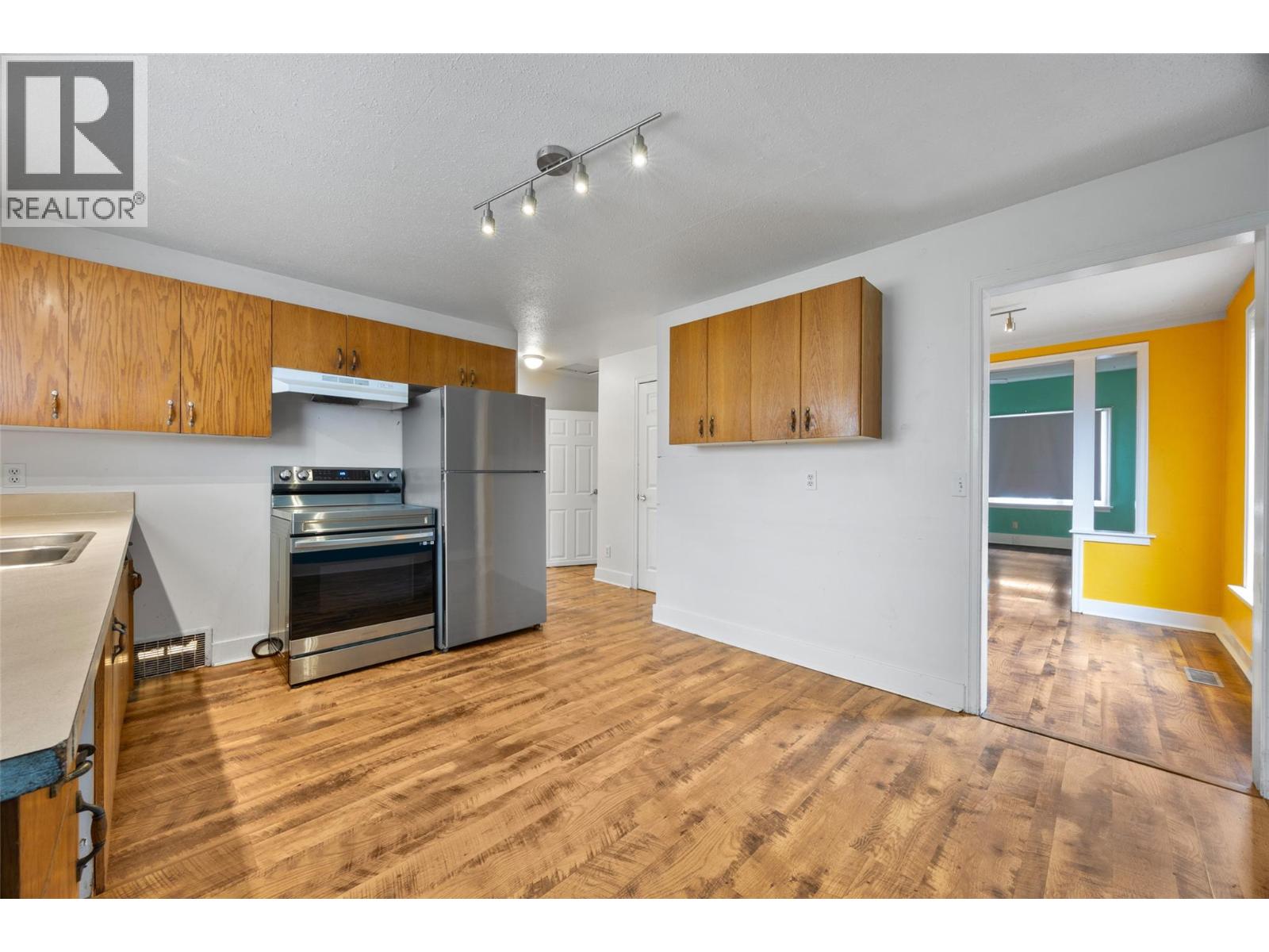 403 Mackenzie Avenue, Kamloops, British Columbia  V2B 3T5 - Photo 8 - 10397015