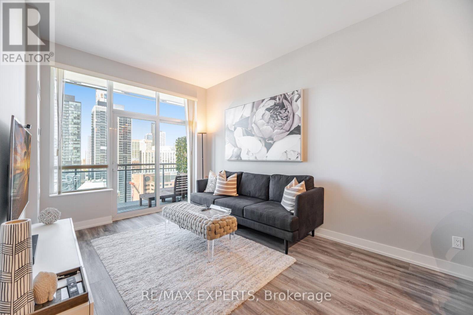 2207 - 28 Linden Street, Toronto, Ontario  M4Y 0A4 - Photo 12 - C13741680
