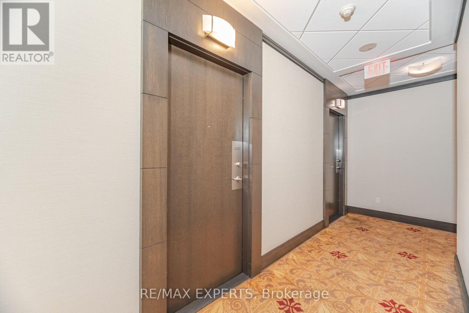 2207 - 28 Linden Street, Toronto, Ontario  M4Y 0A4 - Photo 4 - C13741680
