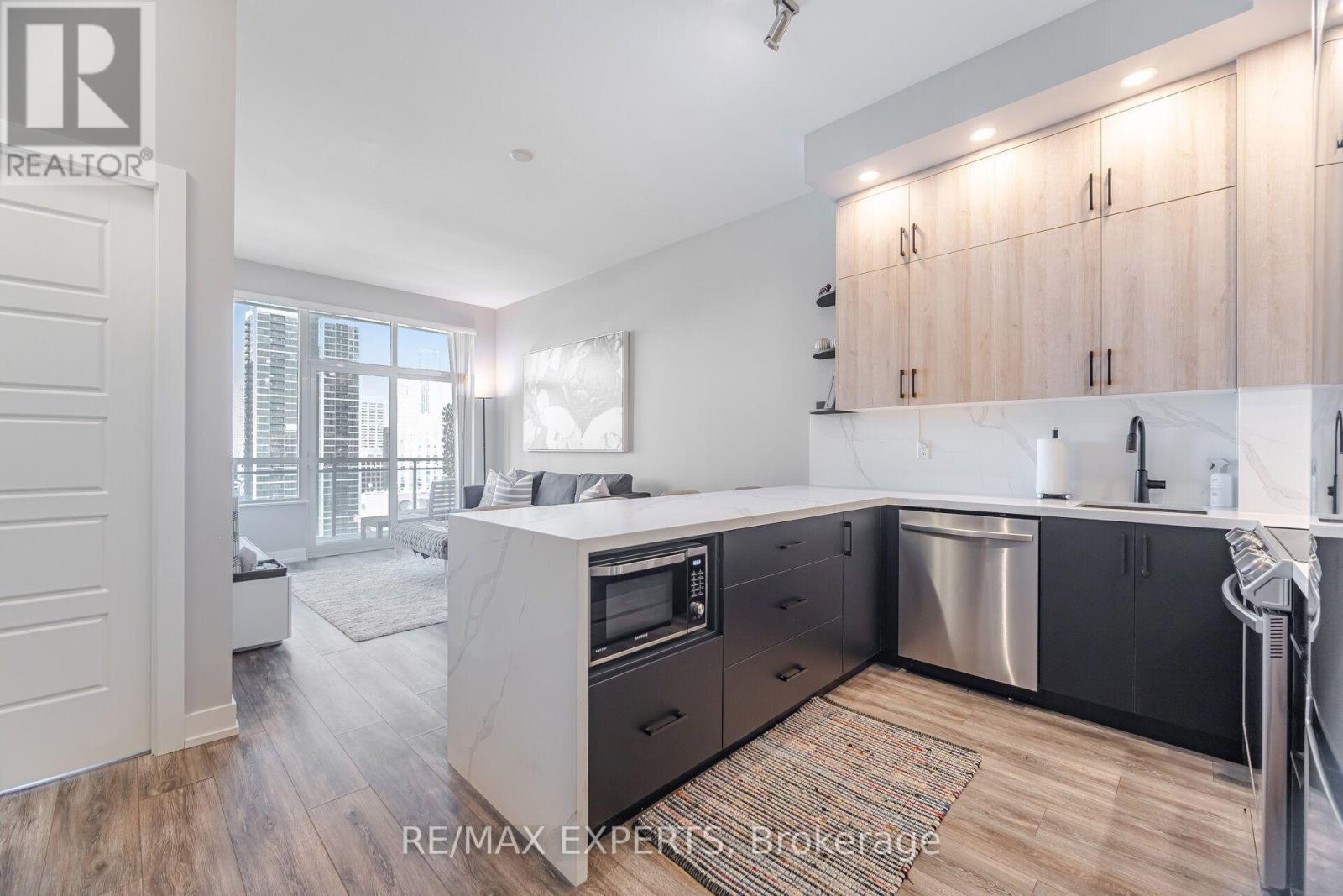 2207 - 28 Linden Street, Toronto, Ontario  M4Y 0A4 - Photo 7 - C13741680