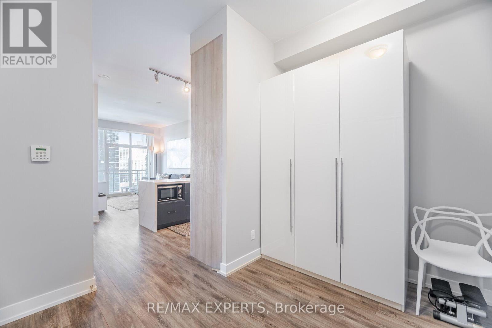 2207 - 28 Linden Street, Toronto, Ontario  M4Y 0A4 - Photo 6 - C13741680