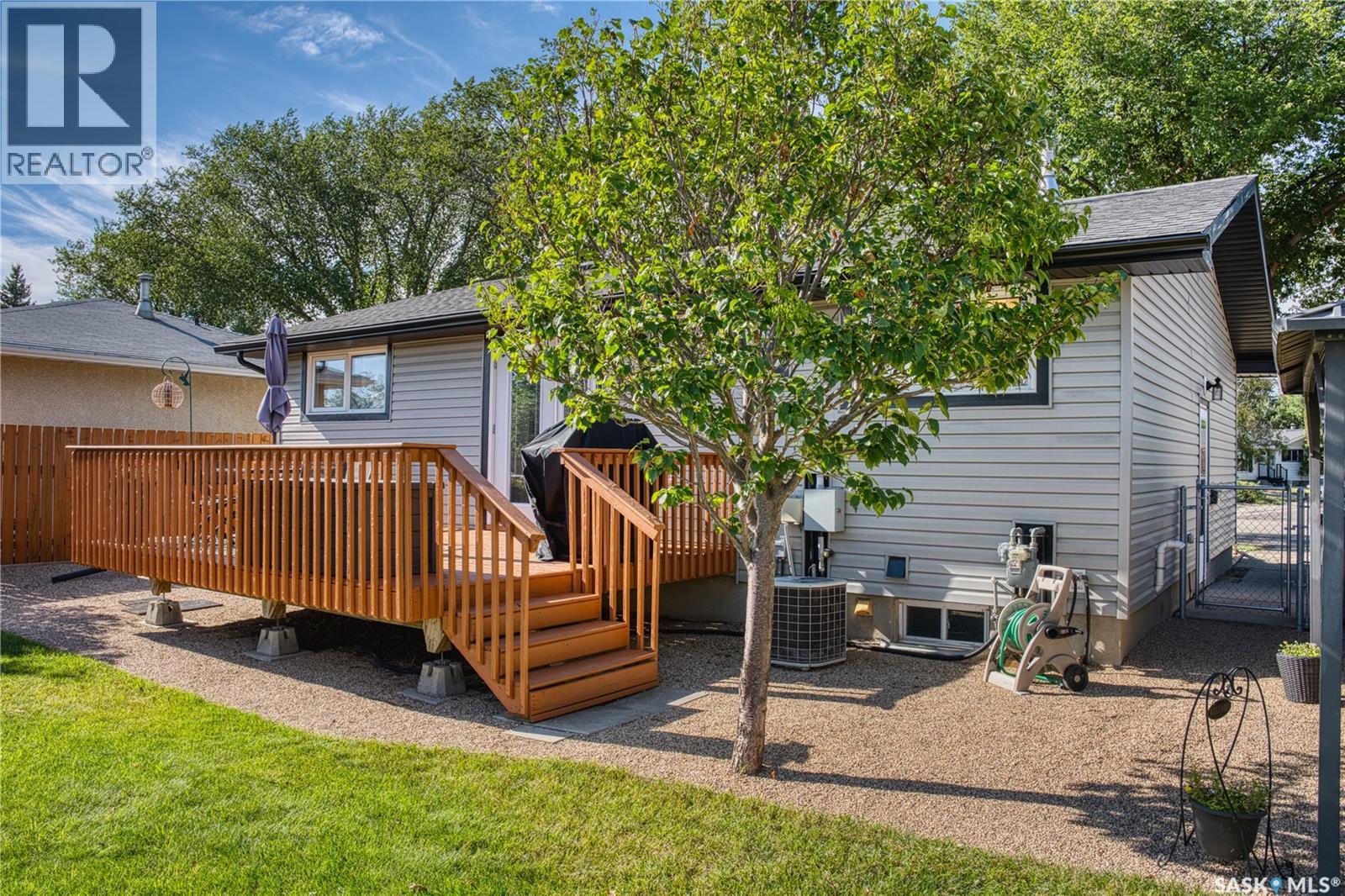 239 Rodenbush Drive, Regina, Saskatchewan  S4R 6X1 - Photo 14 - SK047455