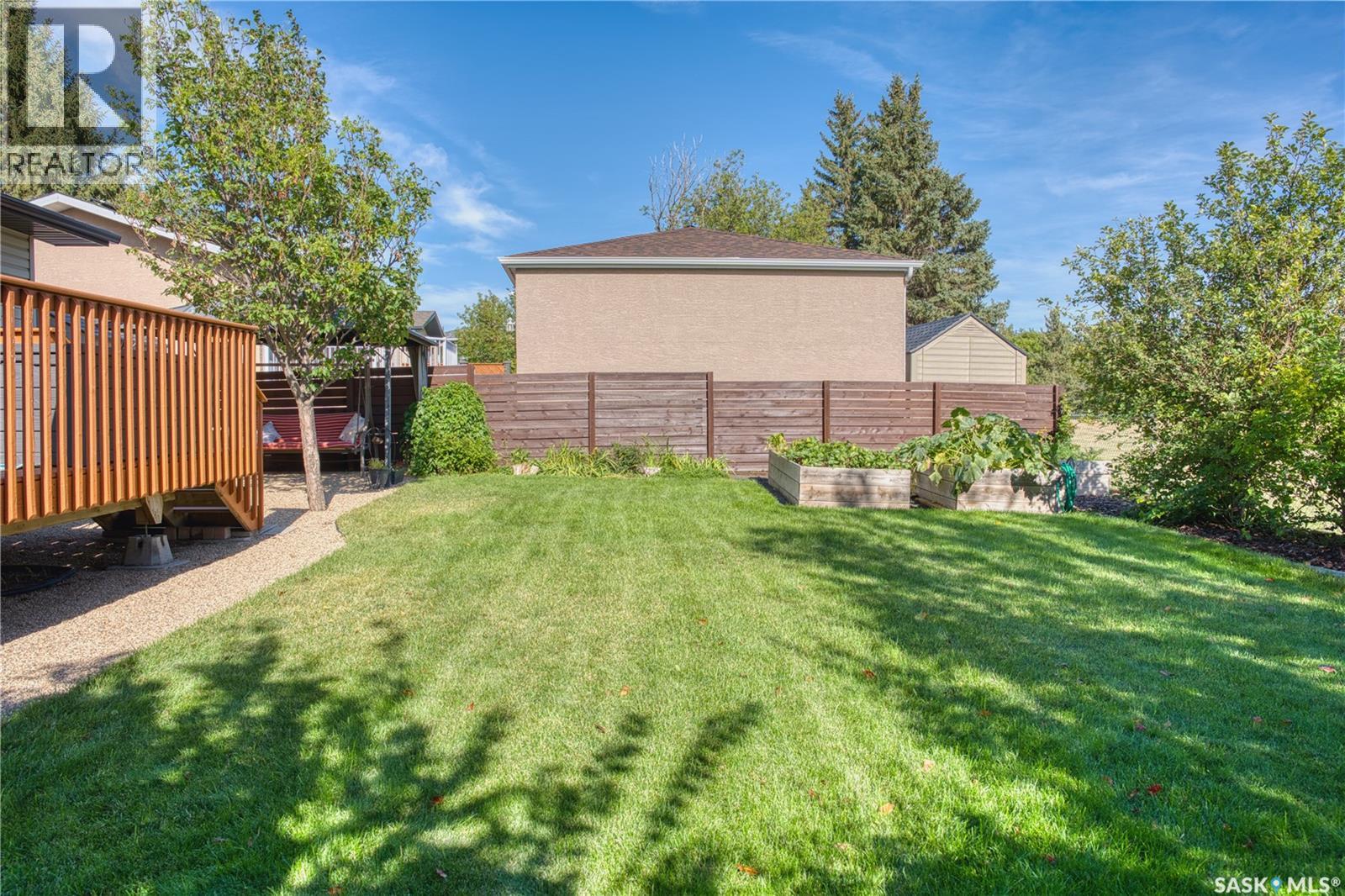 239 Rodenbush Drive, Regina, Saskatchewan  S4R 6X1 - Photo 15 - SK047455