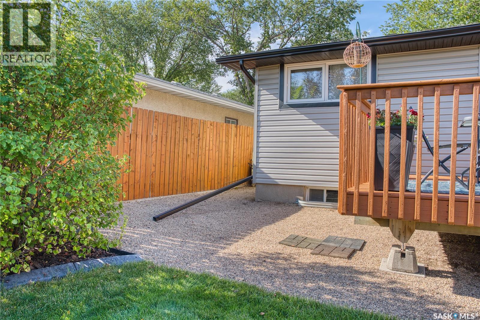 239 Rodenbush Drive, Regina, Saskatchewan  S4R 6X1 - Photo 19 - SK047455